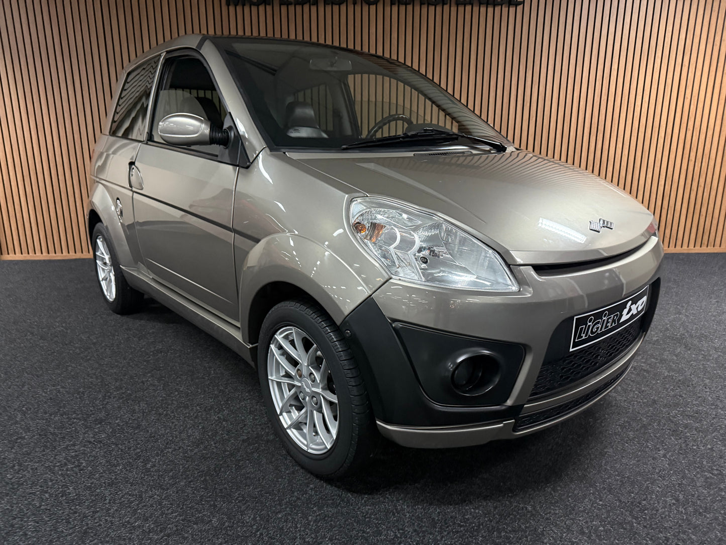 Ligier Ixo Sport | leiser DCI Motor | 45 km/h | Innerhalb 250 KM Kostenlose Lieferung | Mopedauto | Leichtmobile