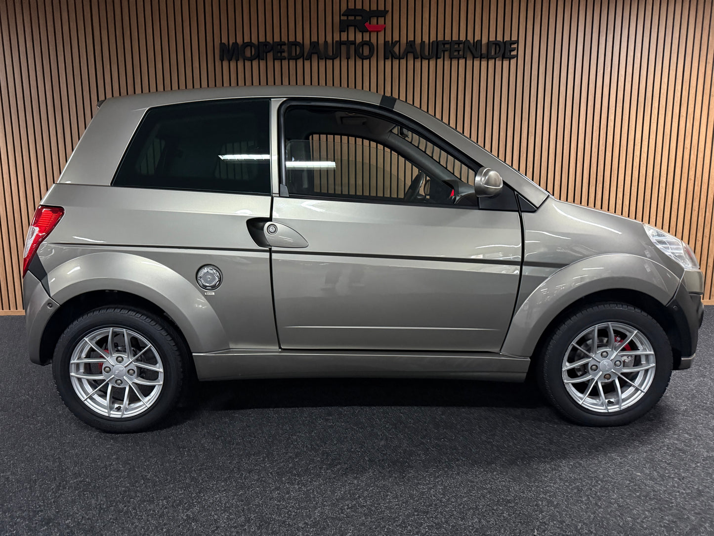 Ligier Ixo Sport | leiser DCI Motor | 45 km/h | Innerhalb 250 KM Kostenlose Lieferung | Mopedauto | Leichtmobile