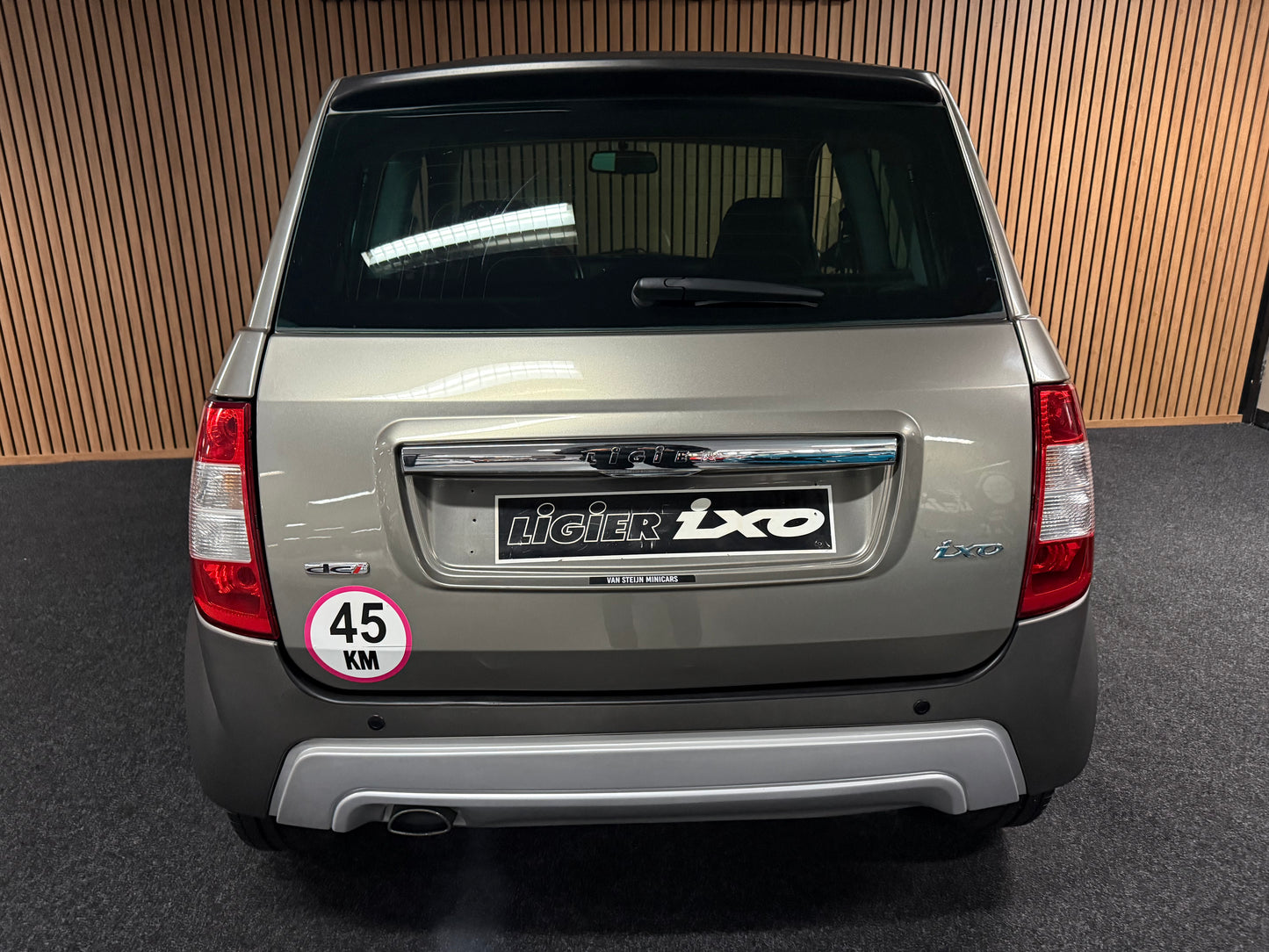 Ligier Ixo Sport | leiser DCI Motor | 45 km/h | Innerhalb 250 KM Kostenlose Lieferung | Mopedauto | Leichtmobile