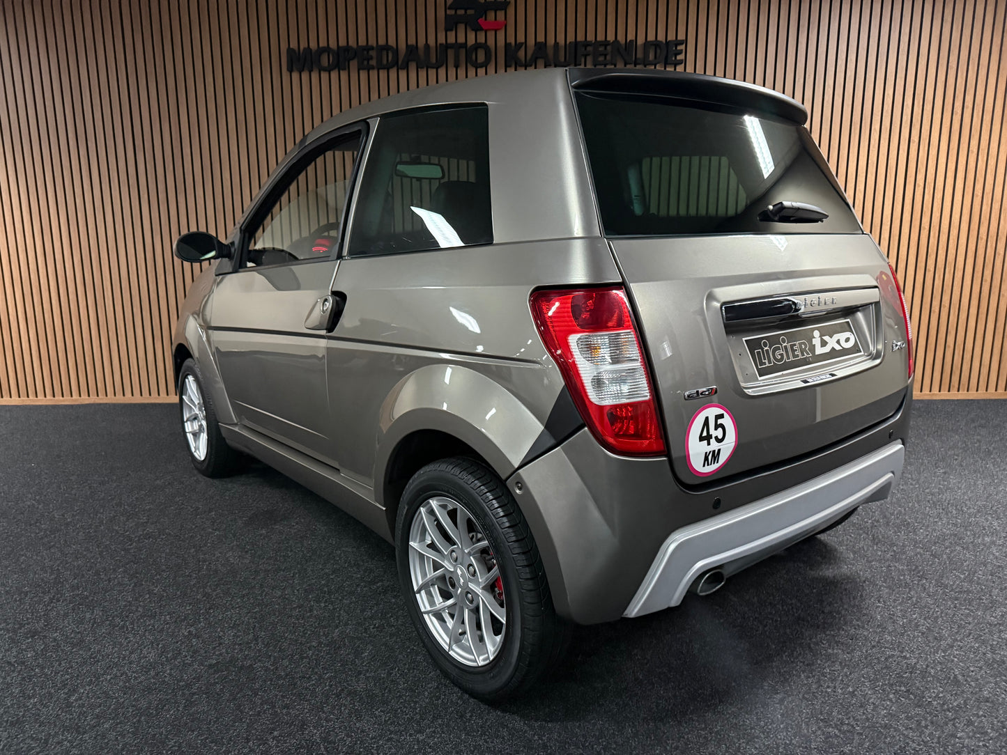 Ligier Ixo Sport | leiser DCI Motor | 45 km/h | Innerhalb 250 KM Kostenlose Lieferung | Mopedauto | Leichtmobile