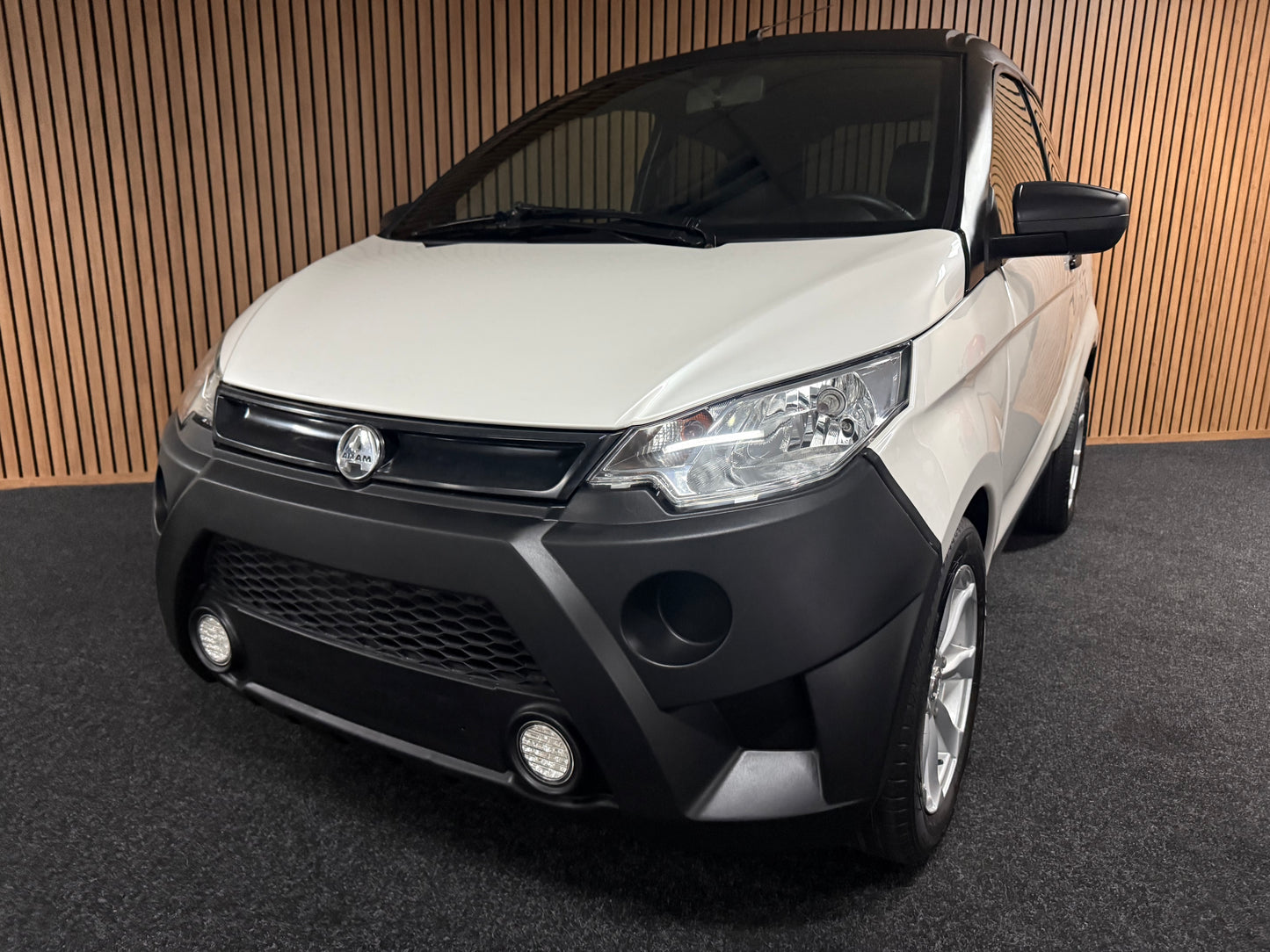 Aixam Crossline XXL | 8 PS Kubota 45 km/h | Innerhalb 250 KM Kostenlose Lieferung | Mopedauto | Leichtmobile