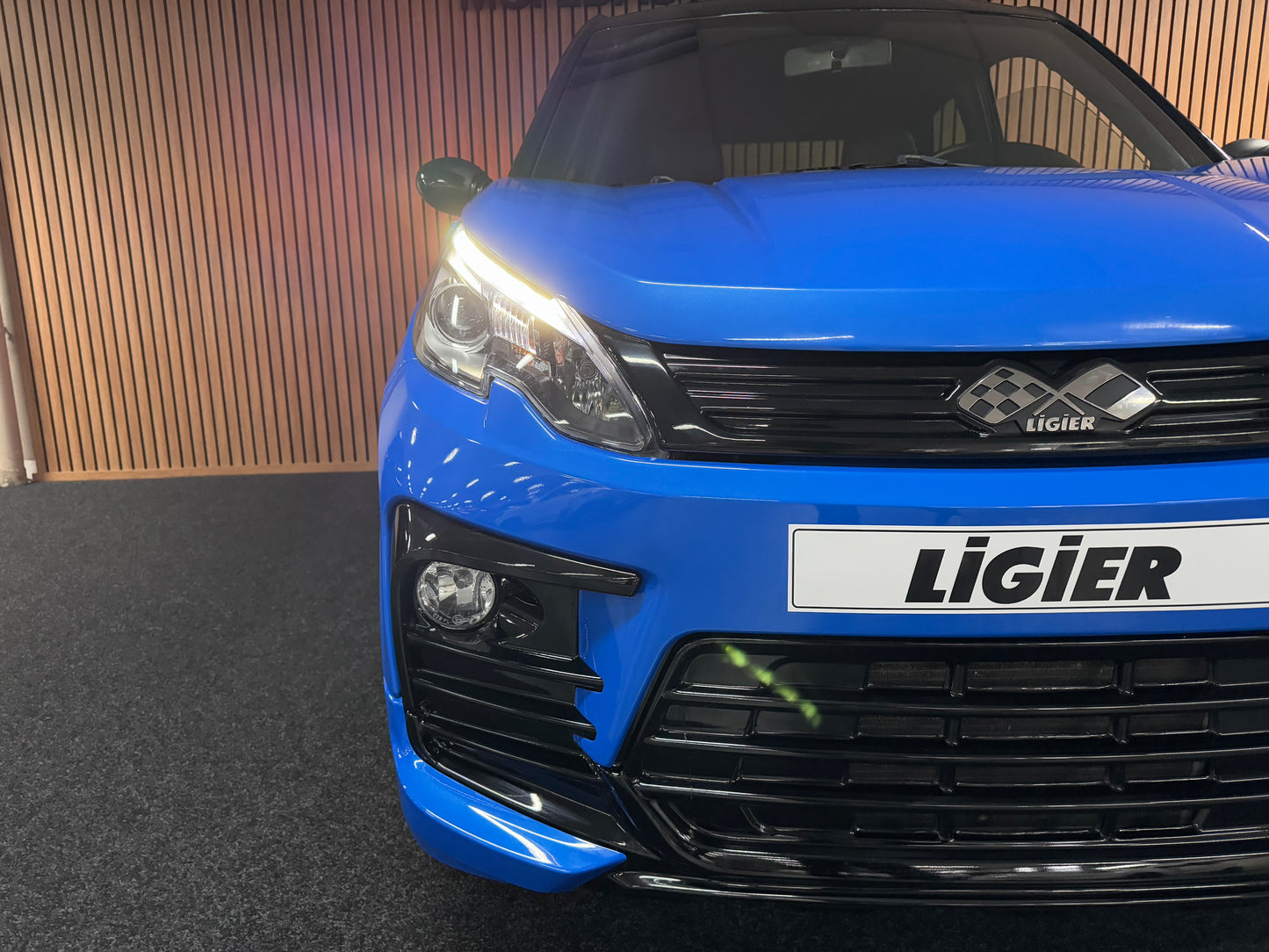 Ligier JS60 Ultimate Sport | 8 PS leiser DCI Motor | Servolenkung | Rückfahrkamera | 45 km/h | Innerhalb 250 KM Kostenlose Lieferung | Mopedauto | Leichtmobile | Aixam | Microcar | Ligier