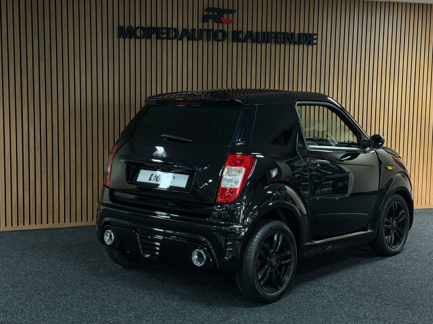 Ligier JS50 Sport | Servo | KLIMA !! | Apple Carplay / Black on Black | 8 PS leiser DCI Motor | 45 km/h | Innerhalb 250 KM Kostenlose Lieferung | Mopedauto | Leichtmobile