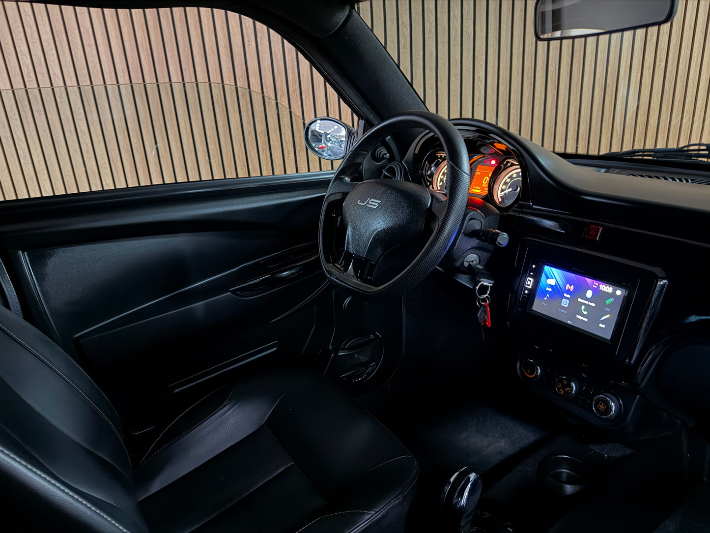 Ligier JS50 Sport | Servo | KLIMA !! | Apple Carplay / Black on Black | 8 PS leiser DCI Motor | 45 km/h | Innerhalb 250 KM Kostenlose Lieferung | Mopedauto | Leichtmobile