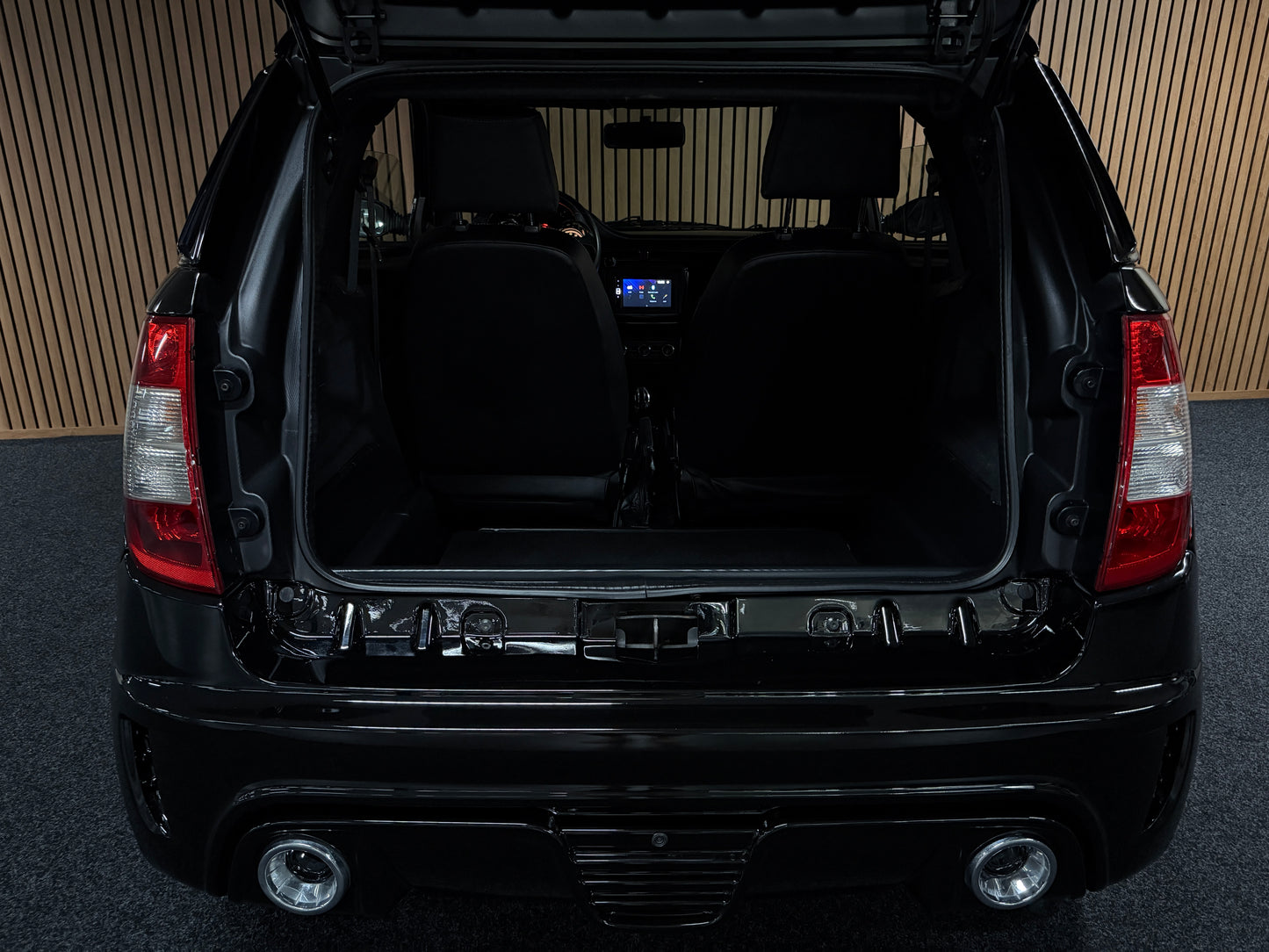 Ligier JS50 Sport | Servo | KLIMA !! | Apple Carplay / Black on Black | 8 PS leiser DCI Motor | 45 km/h | Innerhalb 250 KM Kostenlose Lieferung | Mopedauto | Leichtmobile