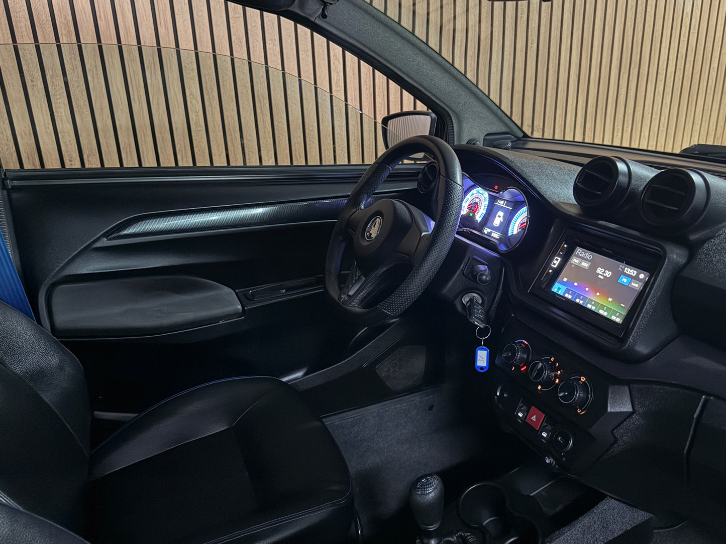 Aixam GTO Sport Weiß | 8 PS Kubota Motor | 45 km/h | Rückfahrkamera / Apple Carplay / Blaue Sicherheitsgurte / GTO Sportsitze | Innerhalb 250 KM Kostenlose Lieferung | Mopedauto | Leichtmobile