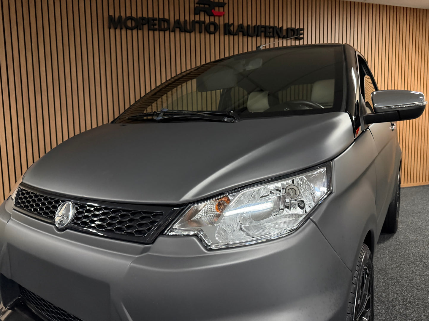 Aixam Coupé Sport Matt Grau |  8 PS Kubota | Rückfahrkamera | Multi-Media Touch | 45 km/h | Innerhalb 250 KM Kostenlose Lieferung | Mopedauto | Leichtmobile