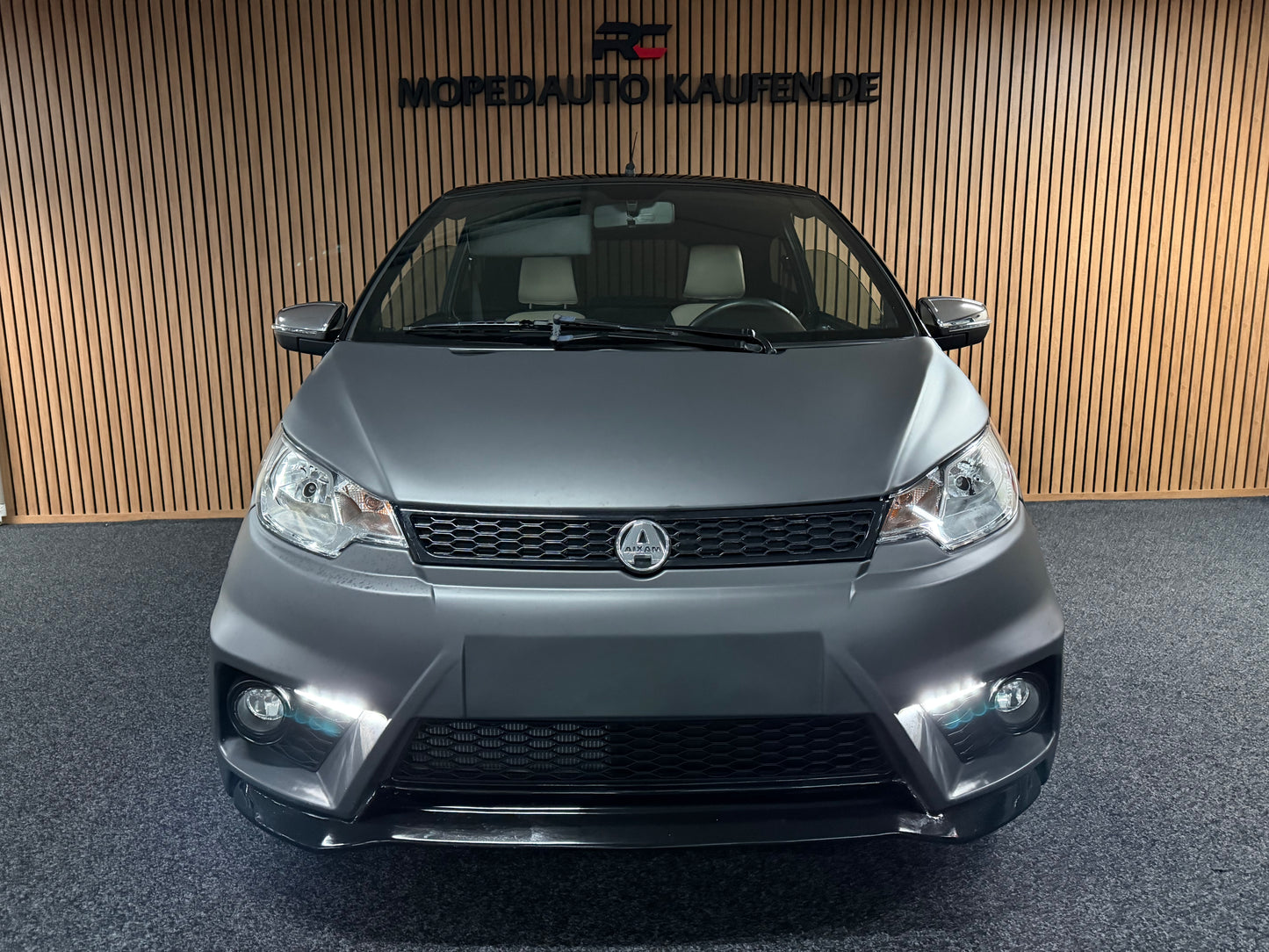 Aixam Coupé Sport Matt Grau |  8 PS Kubota | Rückfahrkamera | Multi-Media Touch | 45 km/h | Innerhalb 250 KM Kostenlose Lieferung | Mopedauto | Leichtmobile