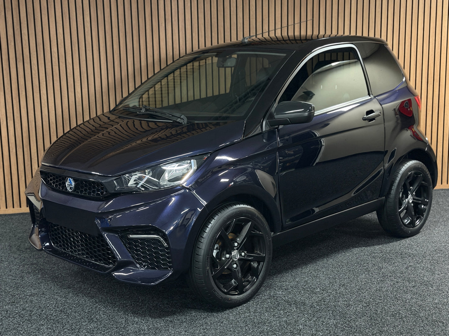 Aixam City Sport / DAB + / Spotify / Apple Carplay | 8 PS Kubota Motor | 45 km/h | Rückfahrkamera | Innerhalb 250 KM Kostenlose Lieferung | Mopedauto | Leichtmobile
