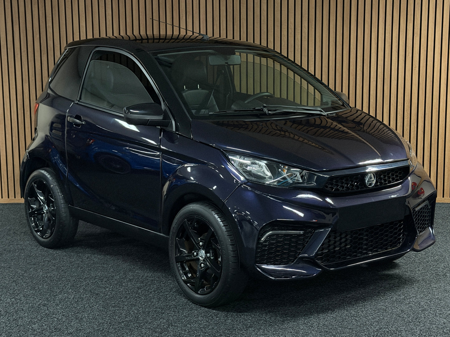 Aixam City Sport / DAB + / Spotify / Apple Carplay | 8 PS Kubota Motor | 45 km/h | Rückfahrkamera | Innerhalb 250 KM Kostenlose Lieferung | Mopedauto | Leichtmobile