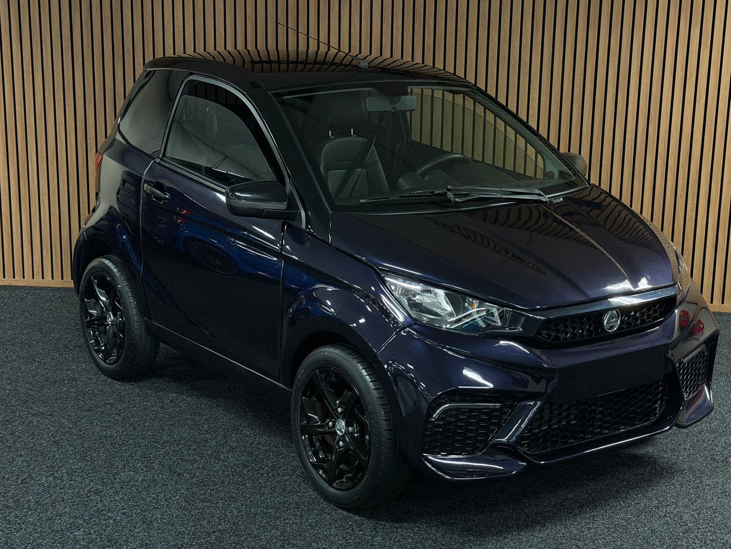 Aixam City Sport / DAB + / Spotify / Apple Carplay | 8 PS Kubota Motor | 45 km/h | Rückfahrkamera | Innerhalb 250 KM Kostenlose Lieferung | Mopedauto | Leichtmobile