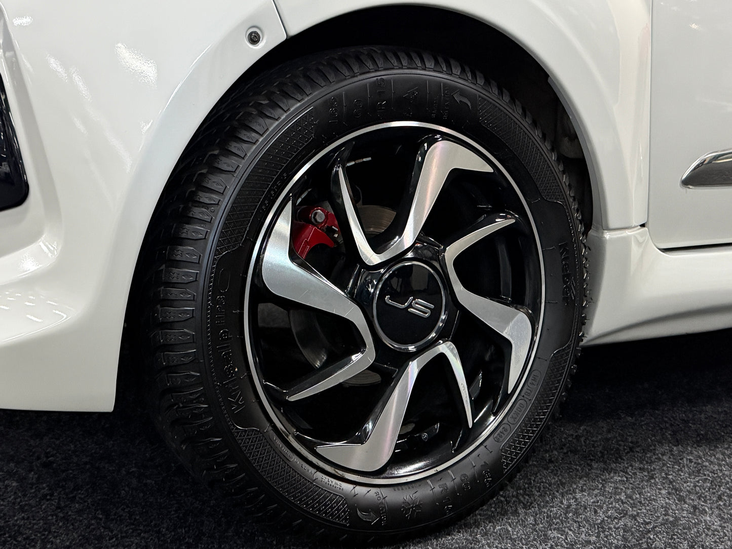 Ligier JS50L (long) Sport | 1. Besitzer | leiser DCI Motor | Rückfahrkamera | 45 km/h | Innerhalb 250 KM Kostenlose Lieferung | Mopedauto | Leichtmobile