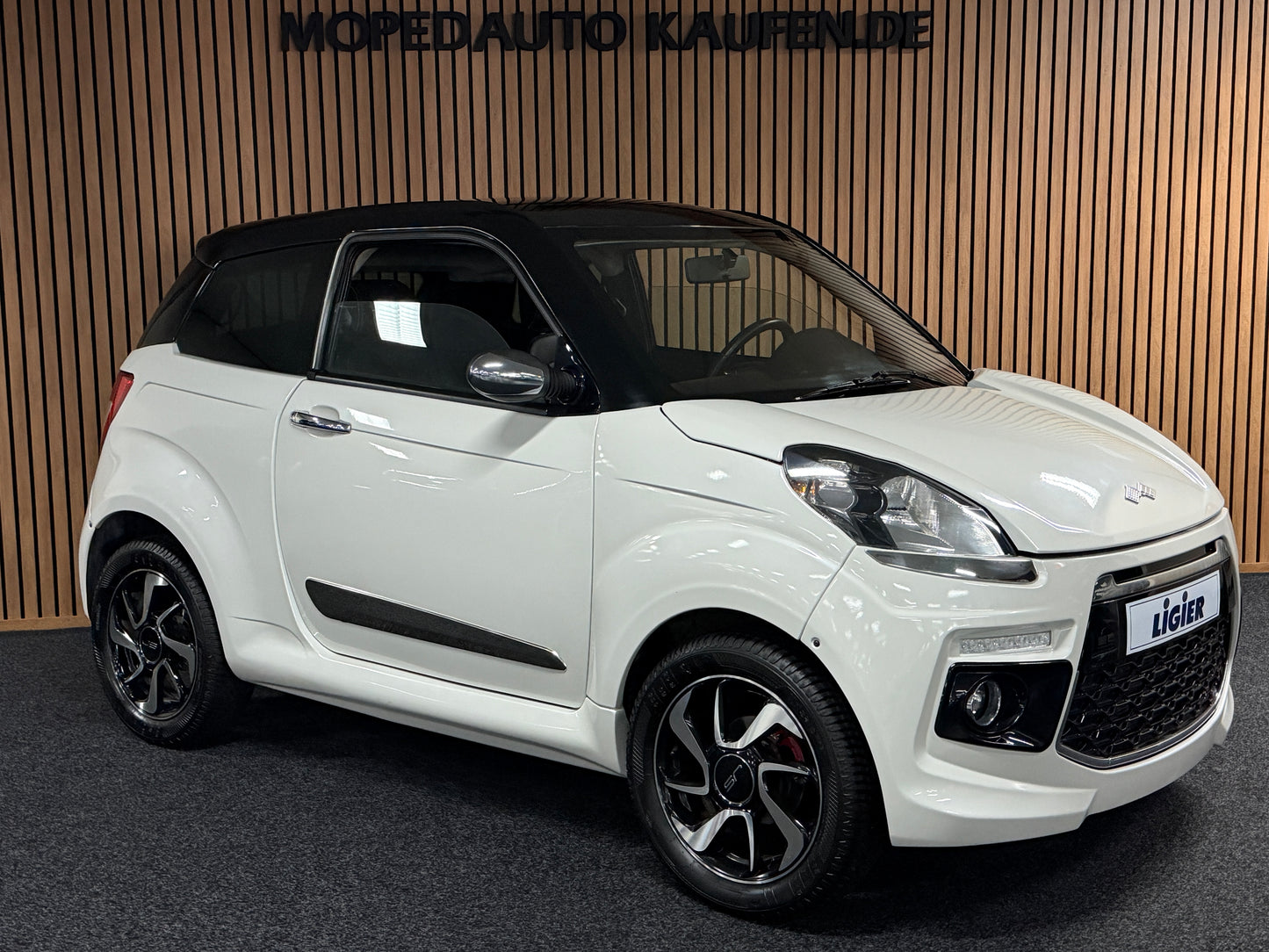 Ligier JS50L (long) Sport | 1. Besitzer | leiser DCI Motor | Rückfahrkamera | 45 km/h | Innerhalb 250 KM Kostenlose Lieferung | Mopedauto | Leichtmobile