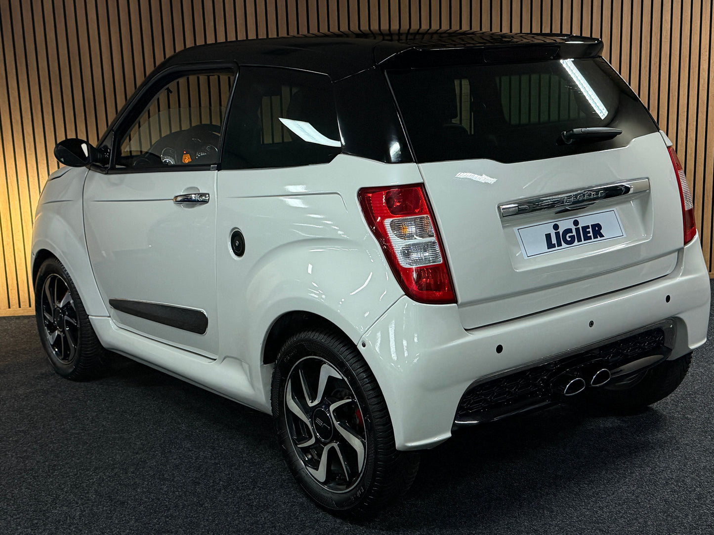 Ligier JS50L (long) Sport | 1. Besitzer | leiser DCI Motor | Rückfahrkamera | 45 km/h | Innerhalb 250 KM Kostenlose Lieferung | Mopedauto | Leichtmobile