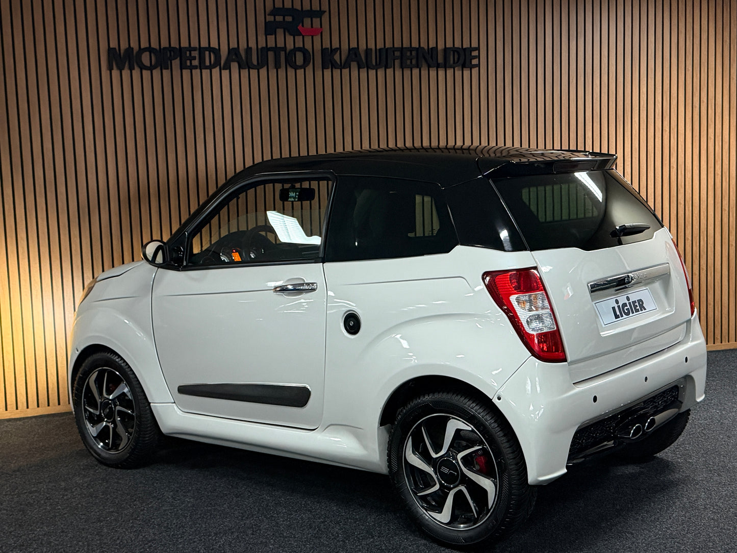 Ligier JS50L (long) Sport | 1. Besitzer | leiser DCI Motor | Rückfahrkamera | 45 km/h | Innerhalb 250 KM Kostenlose Lieferung | Mopedauto | Leichtmobile