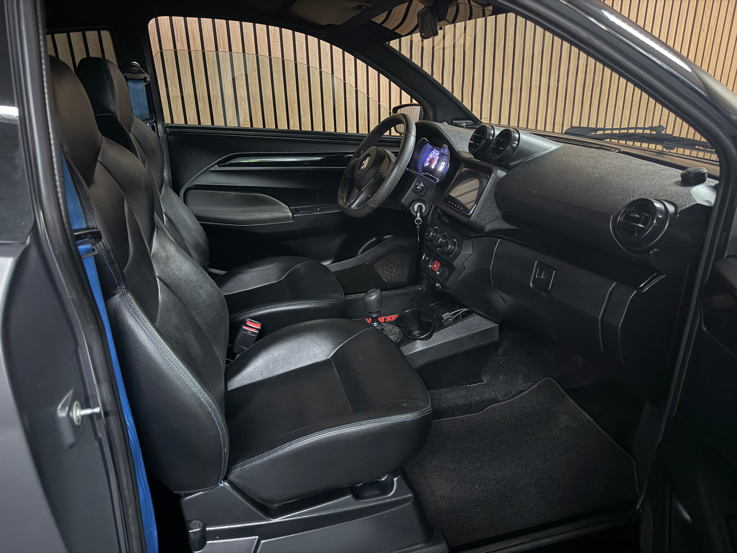 Aixam GTI Coupe Matt Grau 2023 / Apple Carplay / Spotify / DAB+ | 8 PS Kubota Motor | 45 km/h | Rückfahrkamera | Innerhalb 250 KM Kostenlose Lieferung | Mopedauto | Leichtmobile