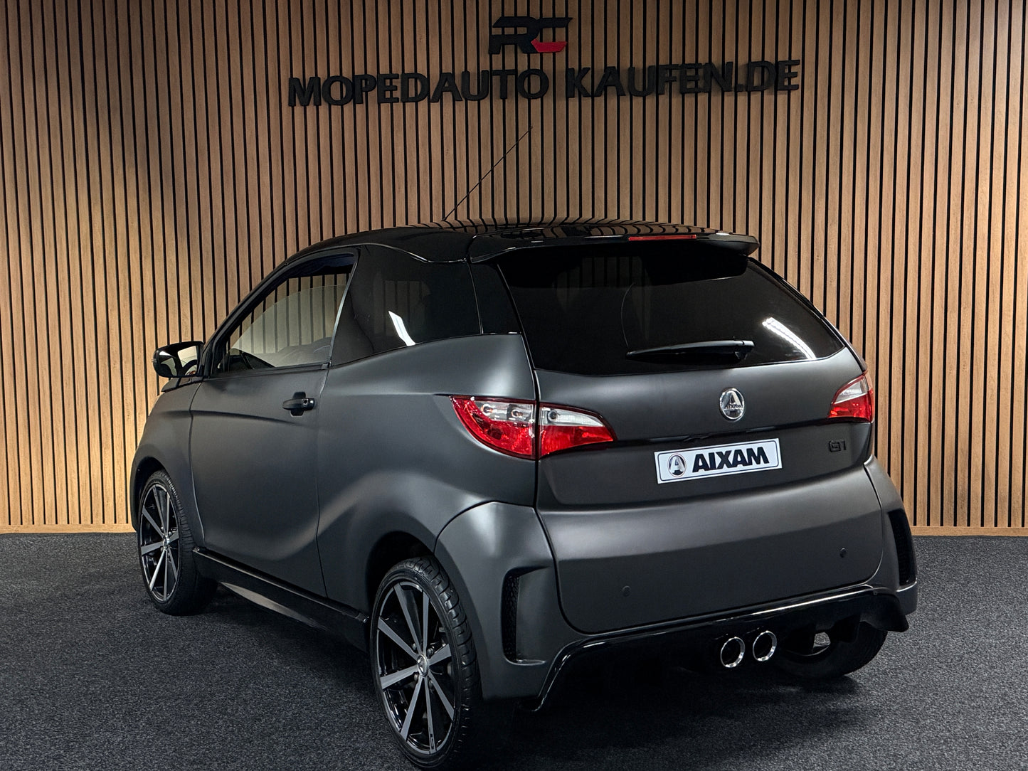 Aixam GTI Coupe Matt Grau 2023 / Apple Carplay / Spotify / DAB+ | 8 PS Kubota Motor | 45 km/h | Rückfahrkamera | Innerhalb 250 KM Kostenlose Lieferung | Mopedauto | Leichtmobile