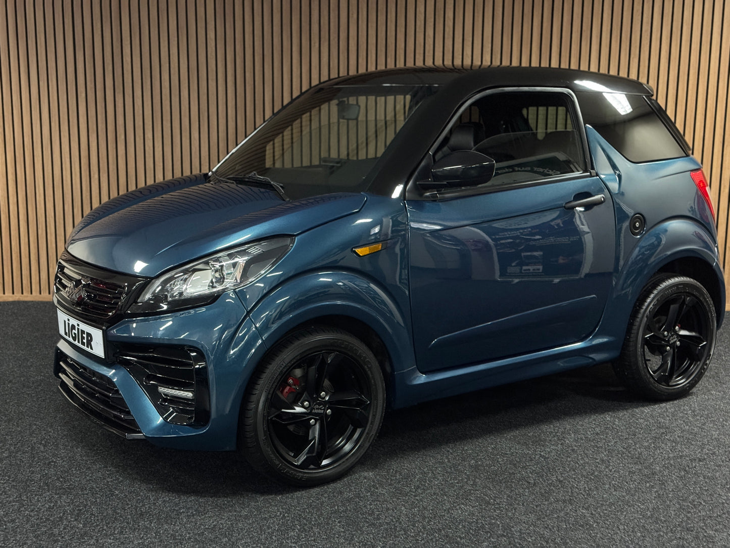 Ligier JS50 JS66 Sport Facelift Tablet ! | Servolenkung Apple Car / | 8 PS leiser DCI Motor | 45 km/h | Rückfahrkamera | Innerhalb 250 KM Kostenlose Lieferung | Mopedauto | Leichtmobile