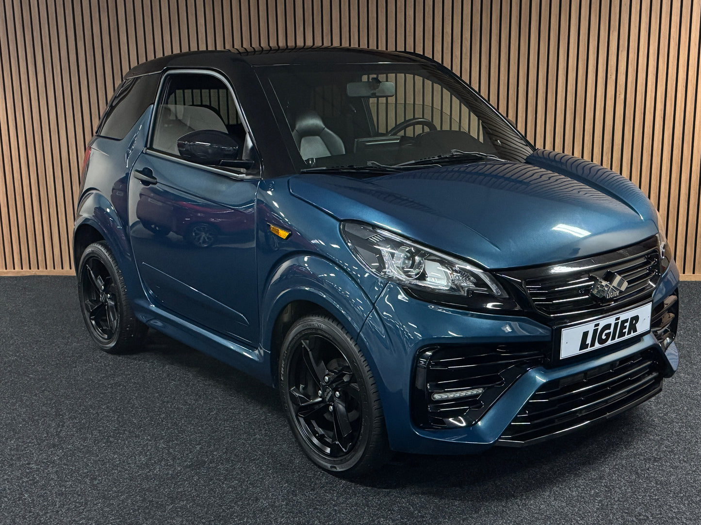 Ligier JS50 JS66 Sport Facelift Tablet ! | Servolenkung Apple Car / | 8 PS leiser DCI Motor | 45 km/h | Rückfahrkamera | Innerhalb 250 KM Kostenlose Lieferung | Mopedauto | Leichtmobile