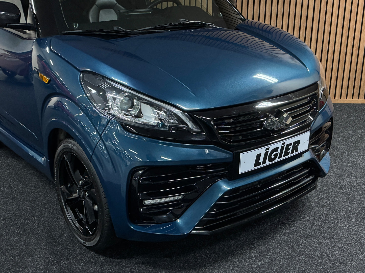 Ligier JS50 JS66 Sport Facelift Tablet ! | Servolenkung Apple Car / | 8 PS leiser DCI Motor | 45 km/h | Rückfahrkamera | Innerhalb 250 KM Kostenlose Lieferung | Mopedauto | Leichtmobile