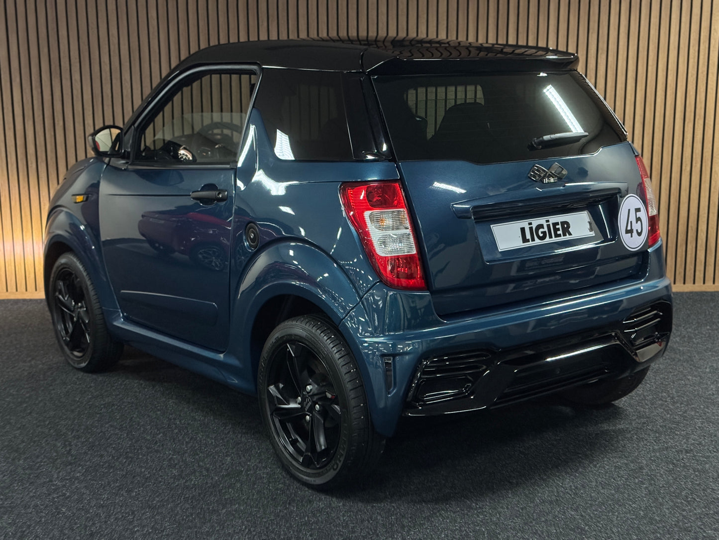 Ligier JS50 JS66 Sport Facelift Tablet ! | Servolenkung Apple Car / | 8 PS leiser DCI Motor | 45 km/h | Rückfahrkamera | Innerhalb 250 KM Kostenlose Lieferung | Mopedauto | Leichtmobile