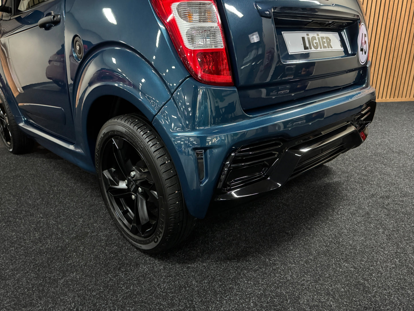 Ligier JS50 JS66 Sport Facelift Tablet ! | Servolenkung Apple Car / | 8 PS leiser DCI Motor | 45 km/h | Rückfahrkamera | Innerhalb 250 KM Kostenlose Lieferung | Mopedauto | Leichtmobile