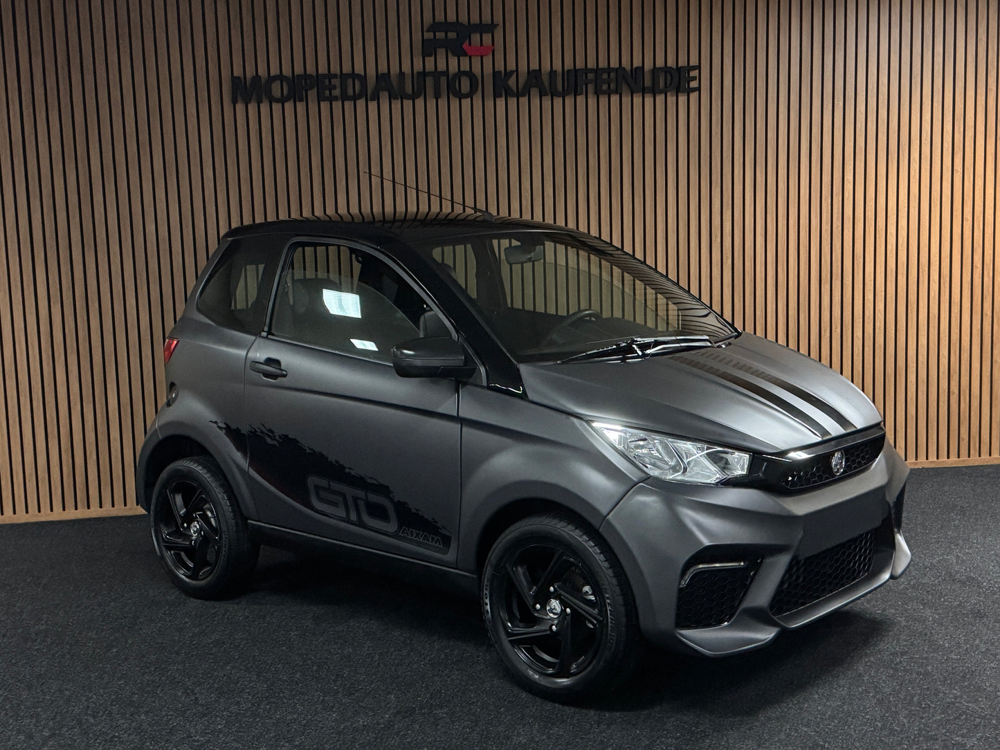 Aixam City Sport Matt Grau | Gr. Multi-Media | 8 PS Motor | 45 km/h | Rückfahrkamera | Innerhalb 250 KM Kostenlose Lieferung | Mopedauto | Leichtmobile