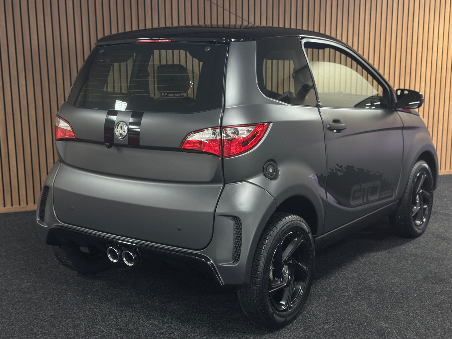 Aixam City Sport Matt Grau | Gr. Multi-Media | 8 PS Motor | 45 km/h | Rückfahrkamera | Innerhalb 250 KM Kostenlose Lieferung | Mopedauto | Leichtmobile