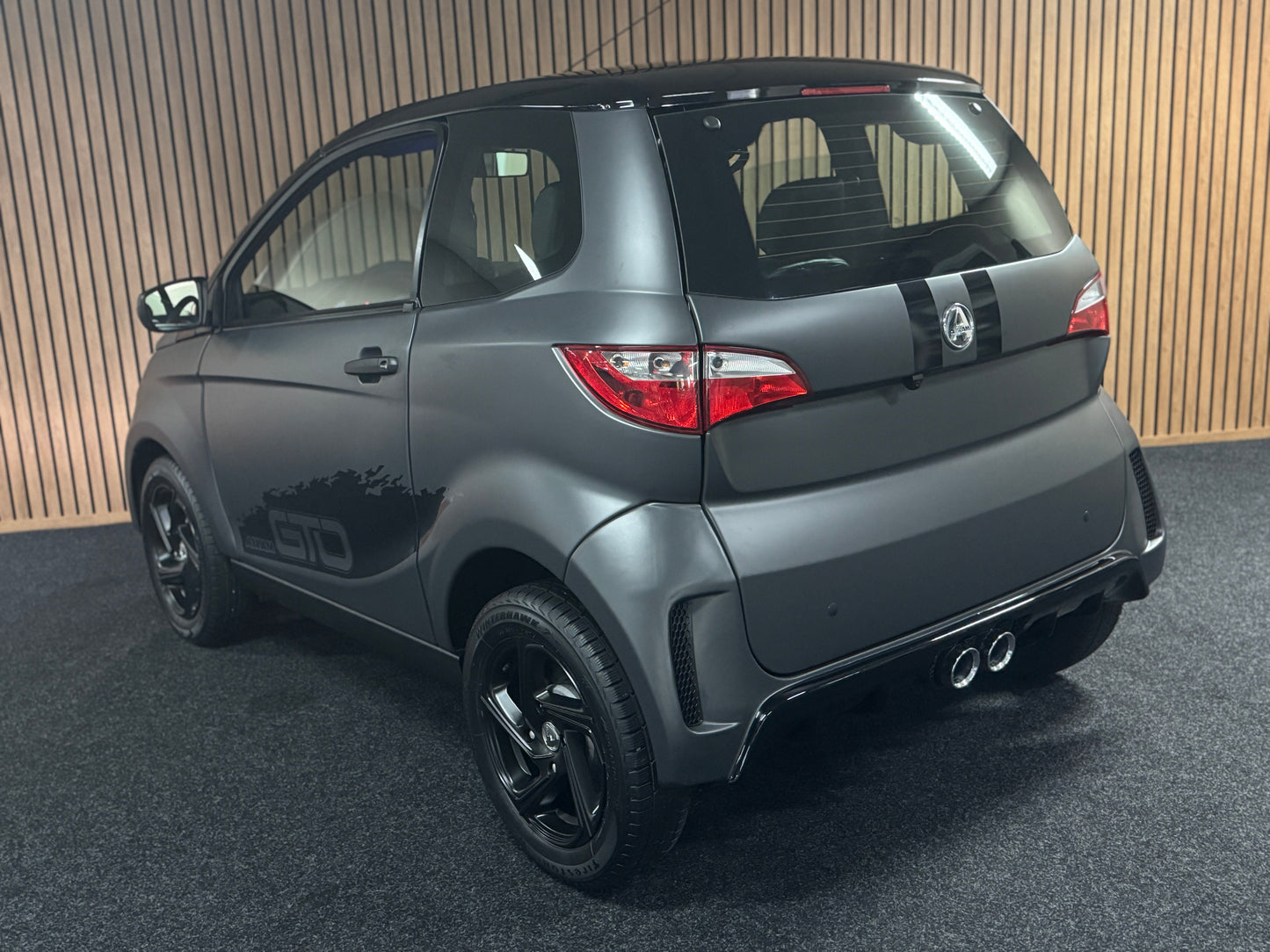 Aixam City Sport Matt Grau | Gr. Multi-Media | 8 PS Motor | 45 km/h | Rückfahrkamera | Innerhalb 250 KM Kostenlose Lieferung | Mopedauto | Leichtmobile