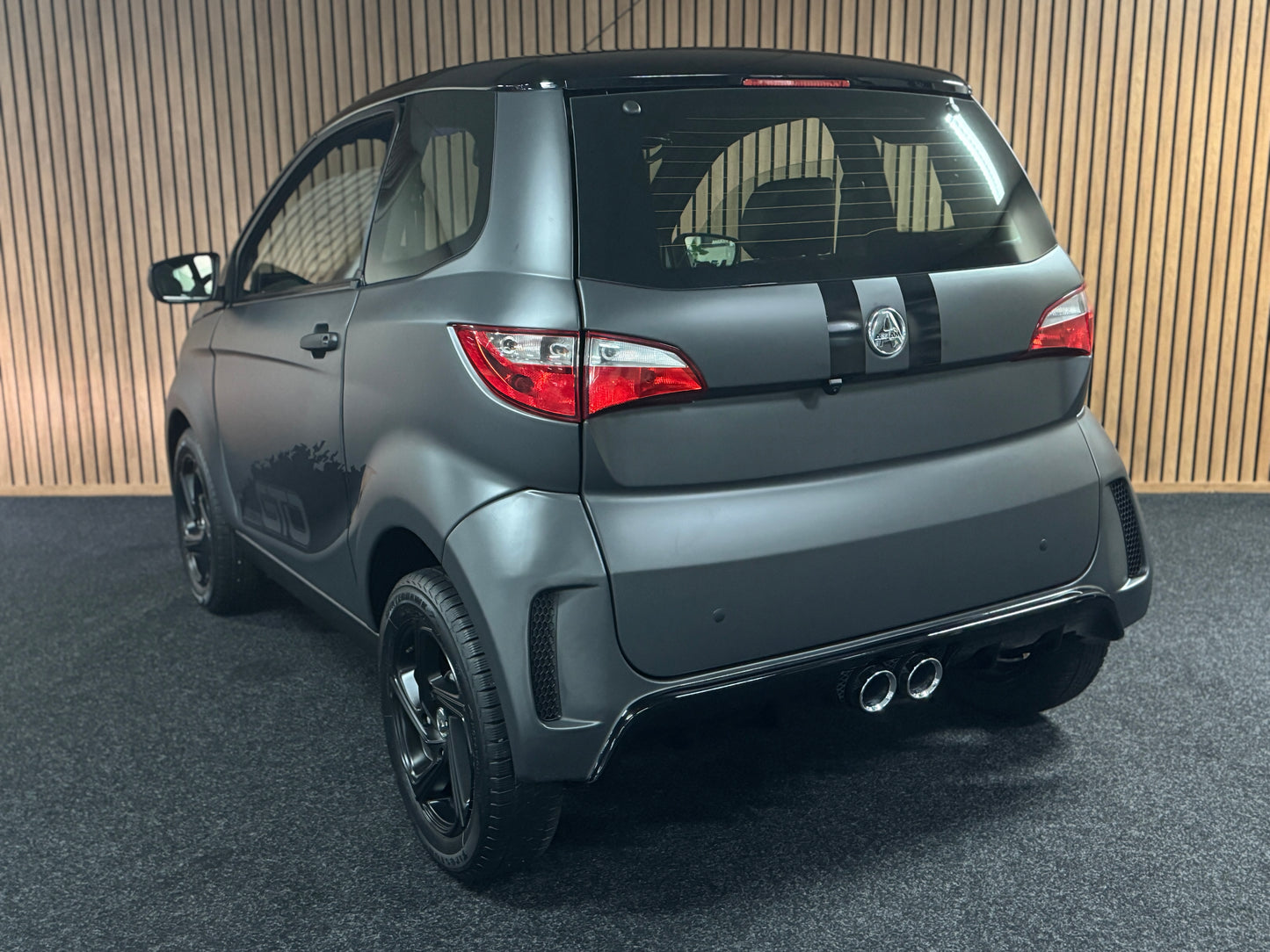 Aixam City Sport Matt Grau | Gr. Multi-Media | 8 PS Motor | 45 km/h | Rückfahrkamera | Innerhalb 250 KM Kostenlose Lieferung | Mopedauto | Leichtmobile