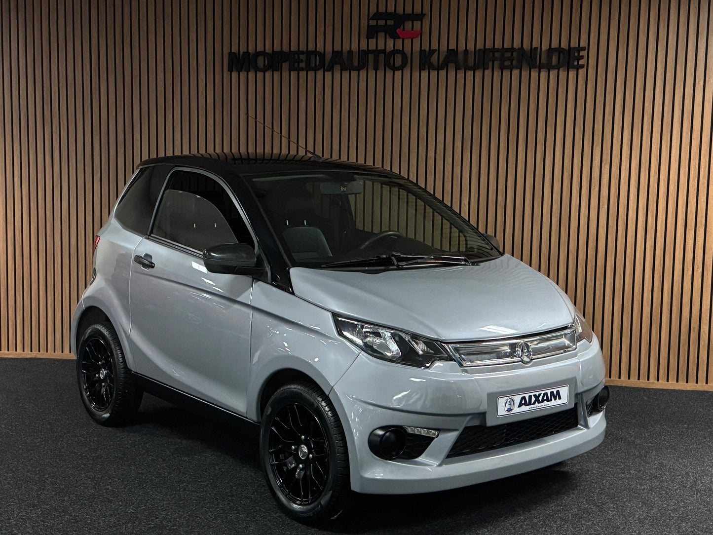 Aixam City Sport Luxe | 2018 | 8 PS Kubota Motor | Rückfahrkamera // Carbon | Alpine Multi-Media 45 km/h | Innerhalb 250 KM Kostenlose Lieferung | Mopedauto | Leichtmobile | Aixam | Microcar | Ligier