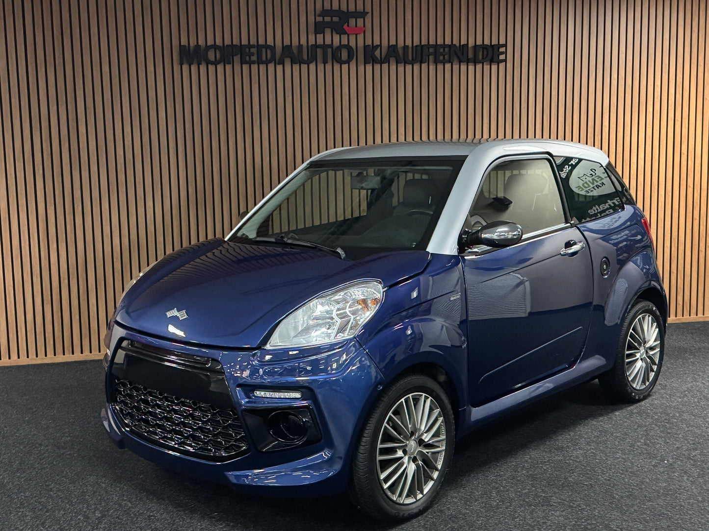 Ligier JS50L Blueline mit leiser DCI Motor | 45 km/h | Rückfahrkamera | Innerhalb 250 KM Kostenlose Lieferung | Mopedauto | Leichtmobile