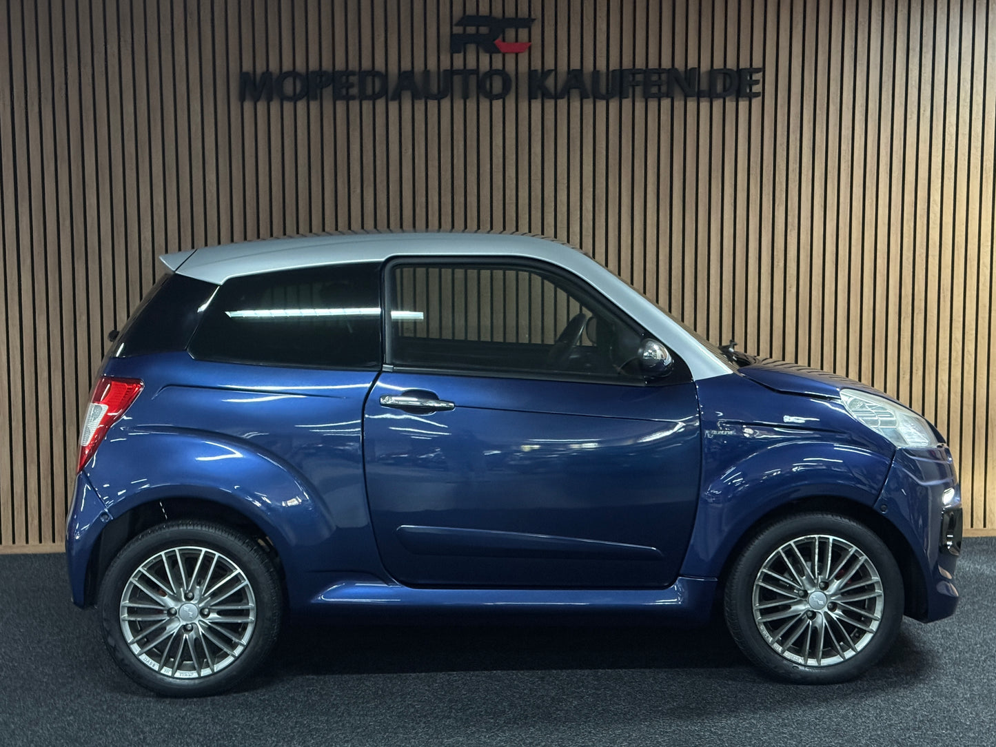 Ligier JS50L Blueline mit leiser DCI Motor | 45 km/h | Rückfahrkamera | Innerhalb 250 KM Kostenlose Lieferung | Mopedauto | Leichtmobile