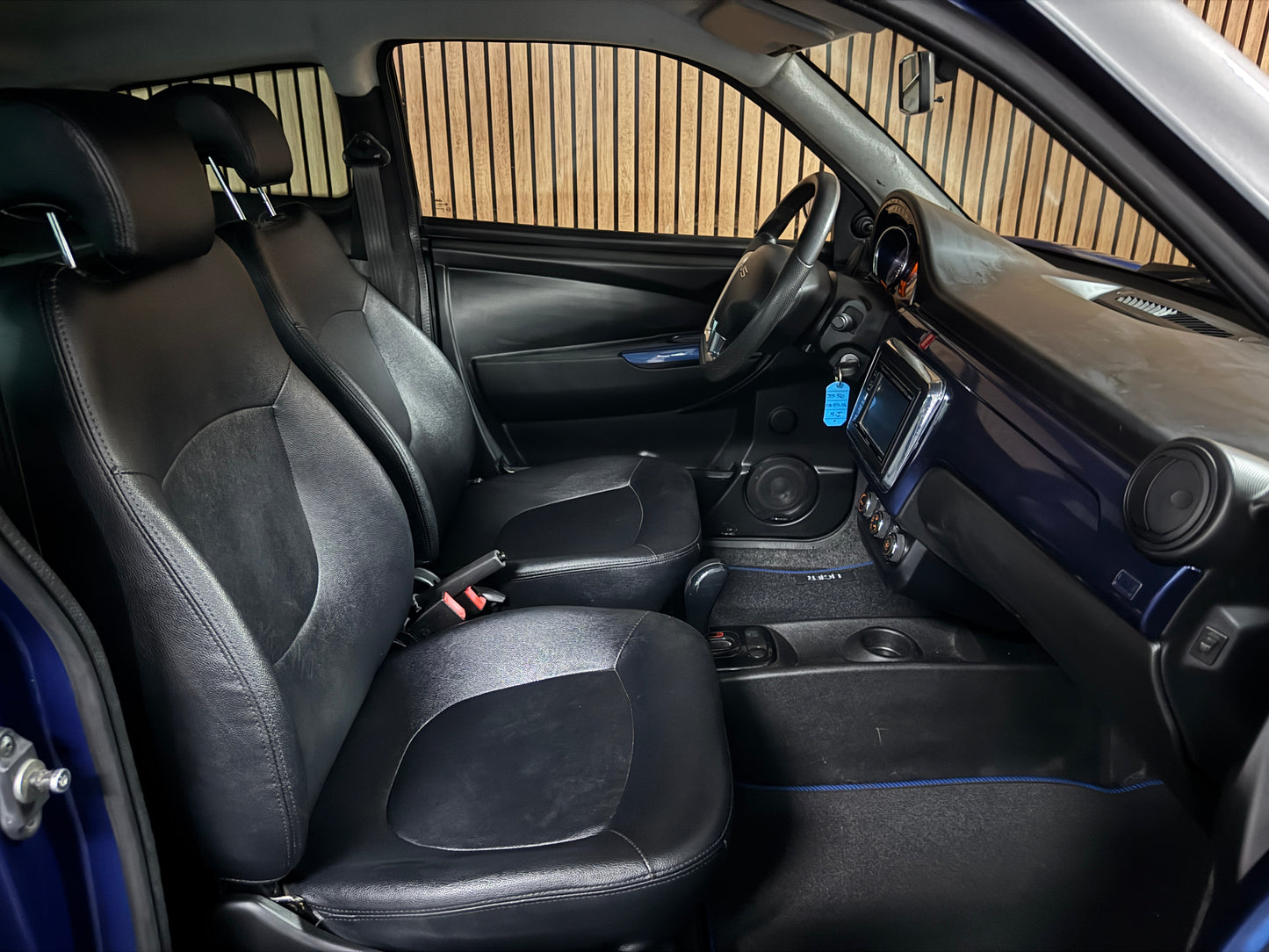 Ligier JS50L Blueline mit leiser DCI Motor | 45 km/h | Rückfahrkamera | Innerhalb 250 KM Kostenlose Lieferung | Mopedauto | Leichtmobile