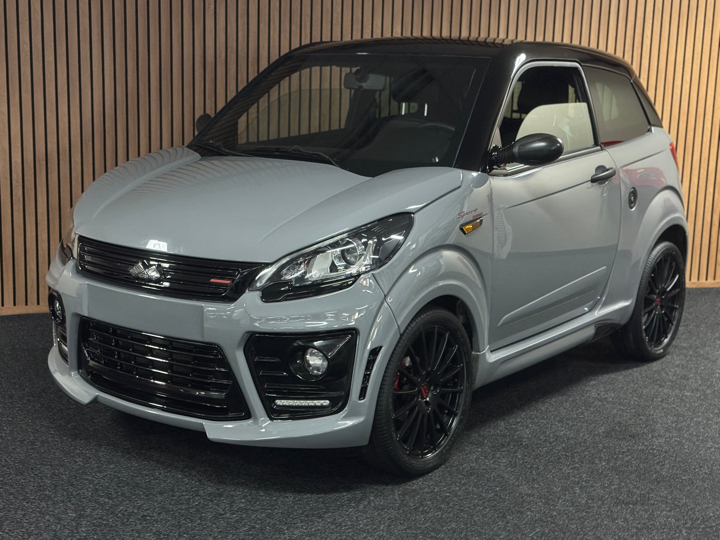 Ligier JS50 Ultimate Sport Nardo Grey | 8 PS leiser DCI Motor | 45 km/h | Rückfahrkamera | Innerhalb 250 KM Kostenlose Lieferung | Mopedauto | Leichtmobile