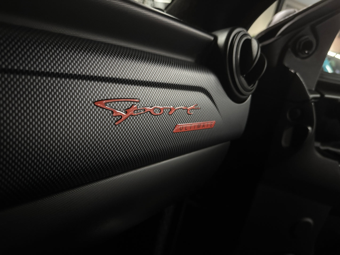 Ligier JS50 Ultimate Sport Nardo Grey | 8 PS leiser DCI Motor | 45 km/h | Rückfahrkamera | Innerhalb 250 KM Kostenlose Lieferung | Mopedauto | Leichtmobile