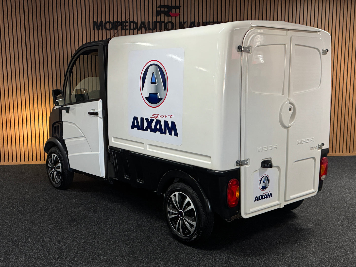 Aixam D-Truck Kastenwagen Mega Truck 45 km/h | Innerhalb 250 KM Kostenlose Lieferung | Mopedauto | Leichtmobile | Aixam | Microcar | Ligier