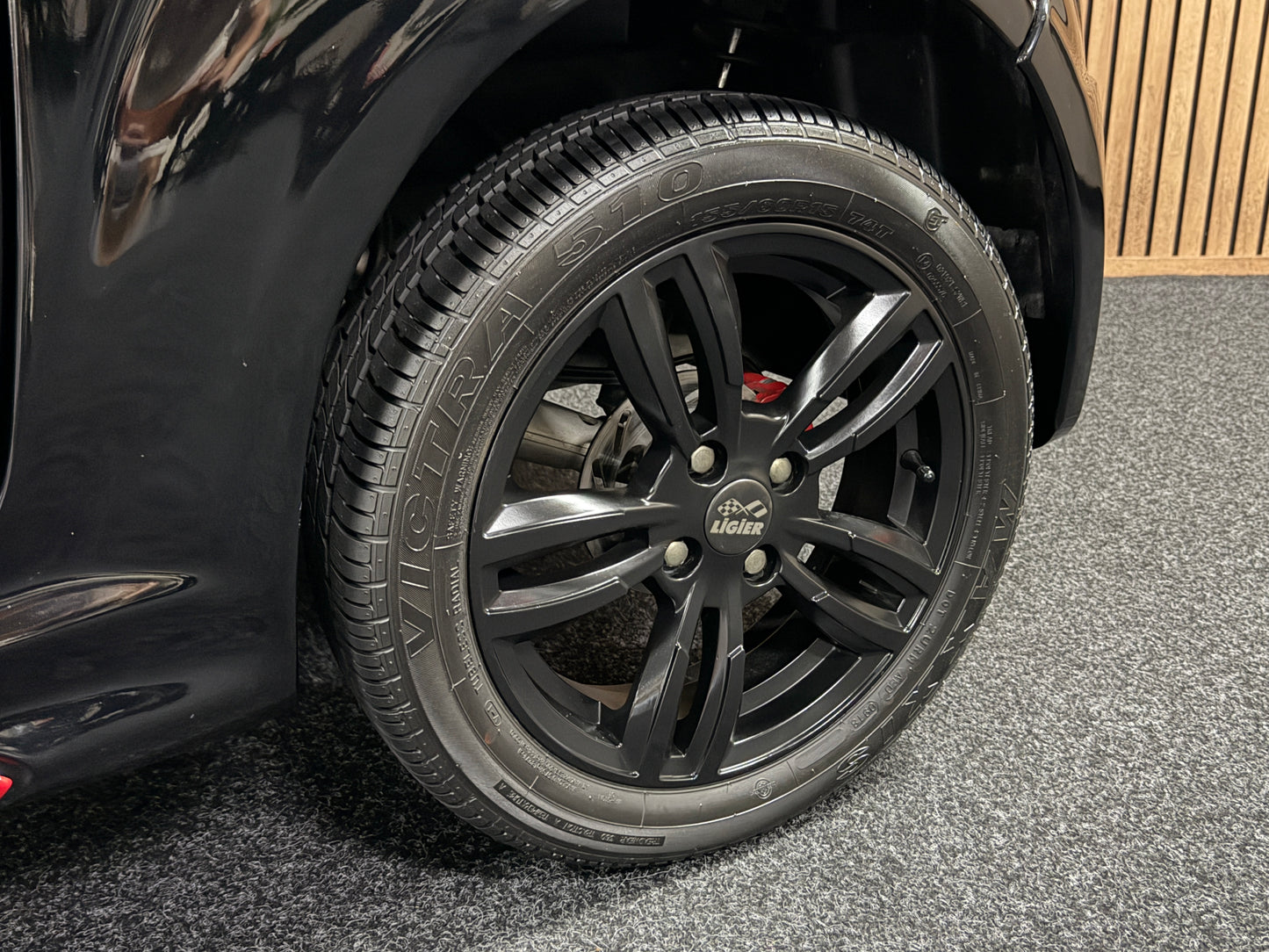 Ligier JS50 Sport | 8 PS leiser DCI Motor | 45 km/h | Rückfahrkamera | Innerhalb 250 KM Kostenlose Lieferung | Mopedauto | Leichtmobile