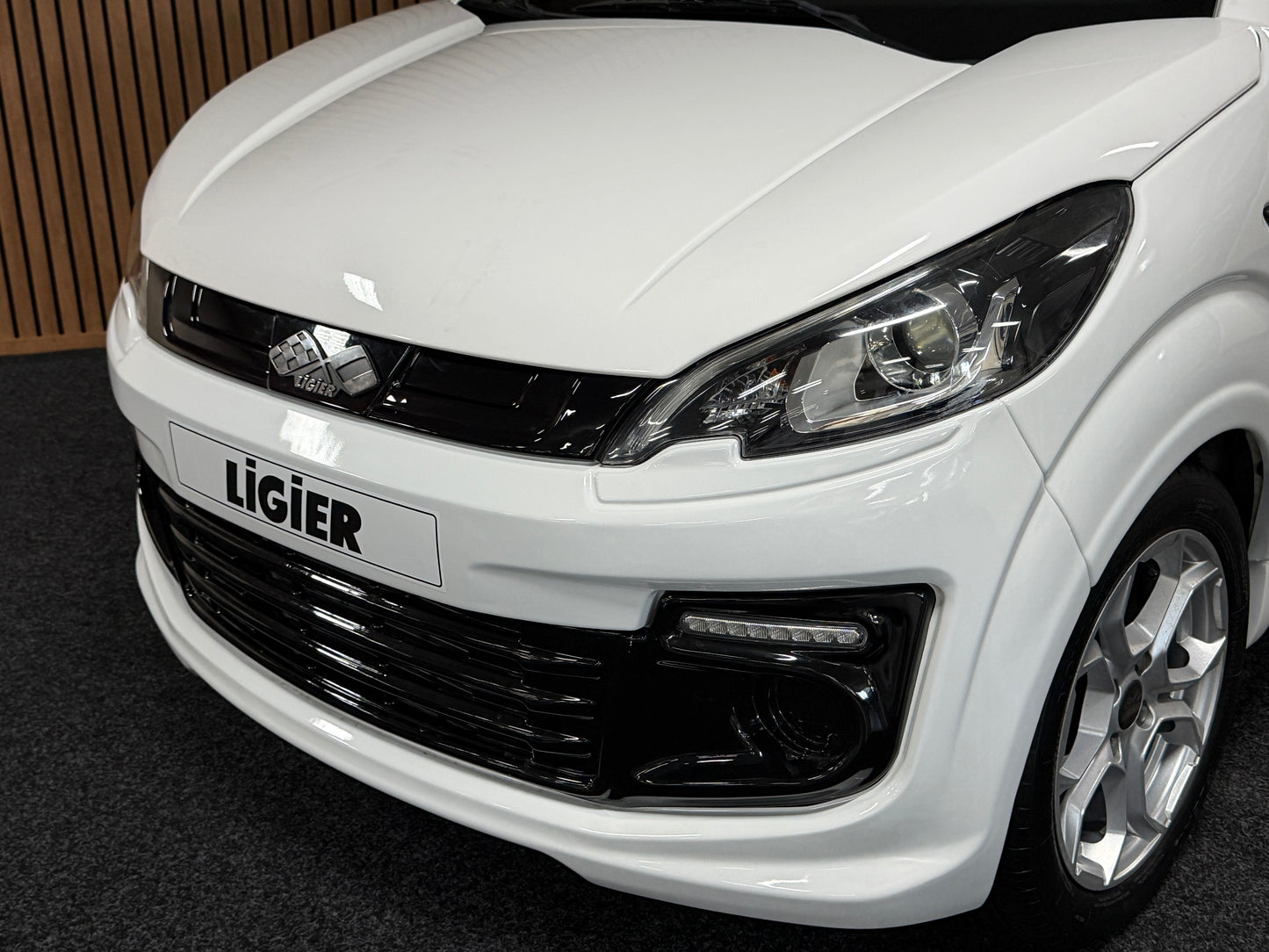 Ligier JS50 Long DCI 2020 | 8 PS leiser DCI Motor | 45 km/h | Rückfahrkamera | Innerhalb 250 KM Kostenlose Lieferung | Mopedauto | Leichtmobile