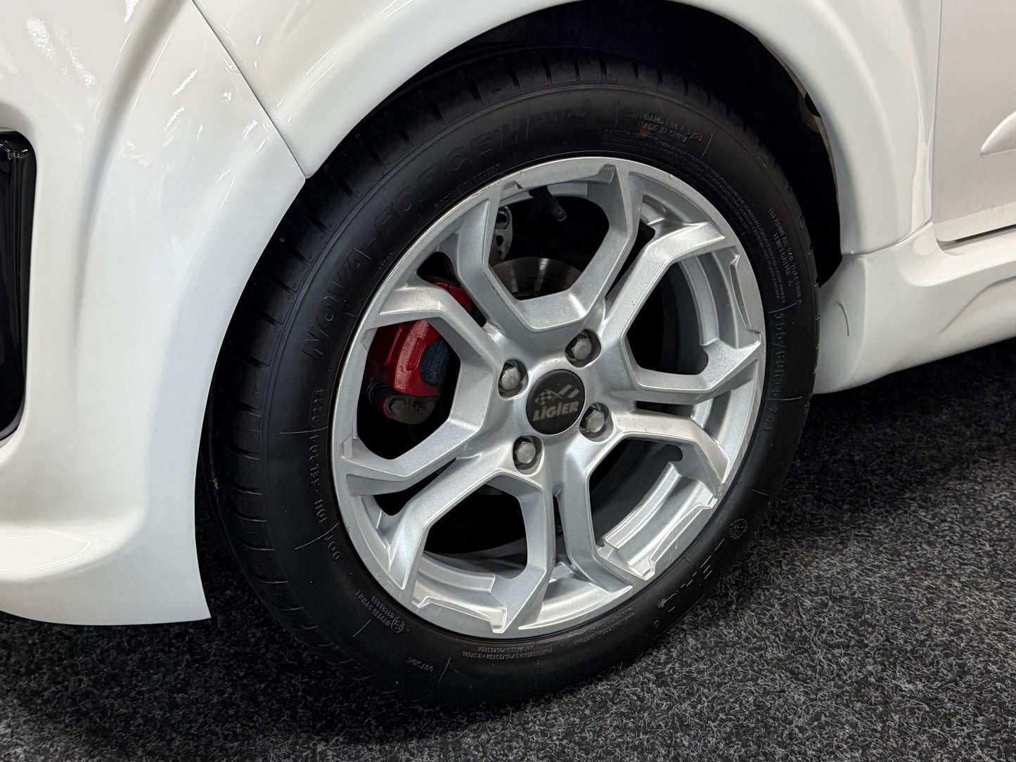 Ligier JS50 Long DCI 2020 | 8 PS leiser DCI Motor | 45 km/h | Rückfahrkamera | Innerhalb 250 KM Kostenlose Lieferung | Mopedauto | Leichtmobile
