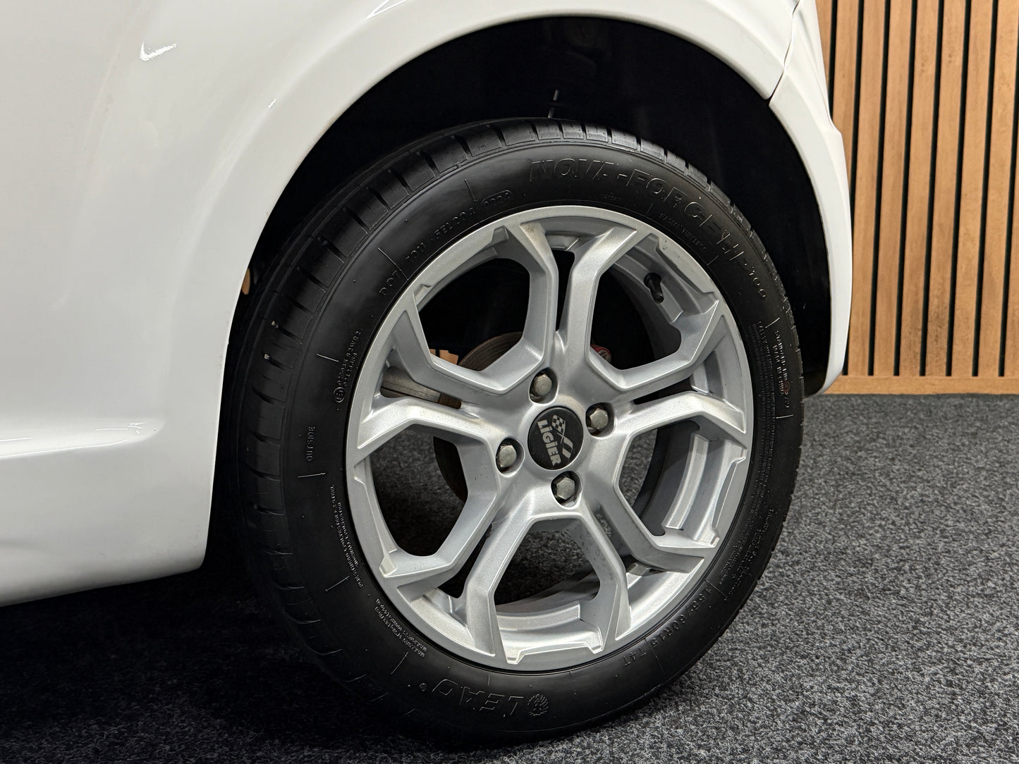 Ligier JS50 Long DCI 2020 | 8 PS leiser DCI Motor | 45 km/h | Rückfahrkamera | Innerhalb 250 KM Kostenlose Lieferung | Mopedauto | Leichtmobile