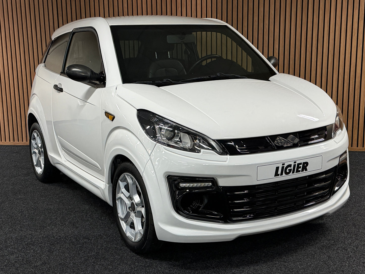 Ligier JS50 Long DCI 2020 | 8 PS leiser DCI Motor | 45 km/h | Rückfahrkamera | Innerhalb 250 KM Kostenlose Lieferung | Mopedauto | Leichtmobile