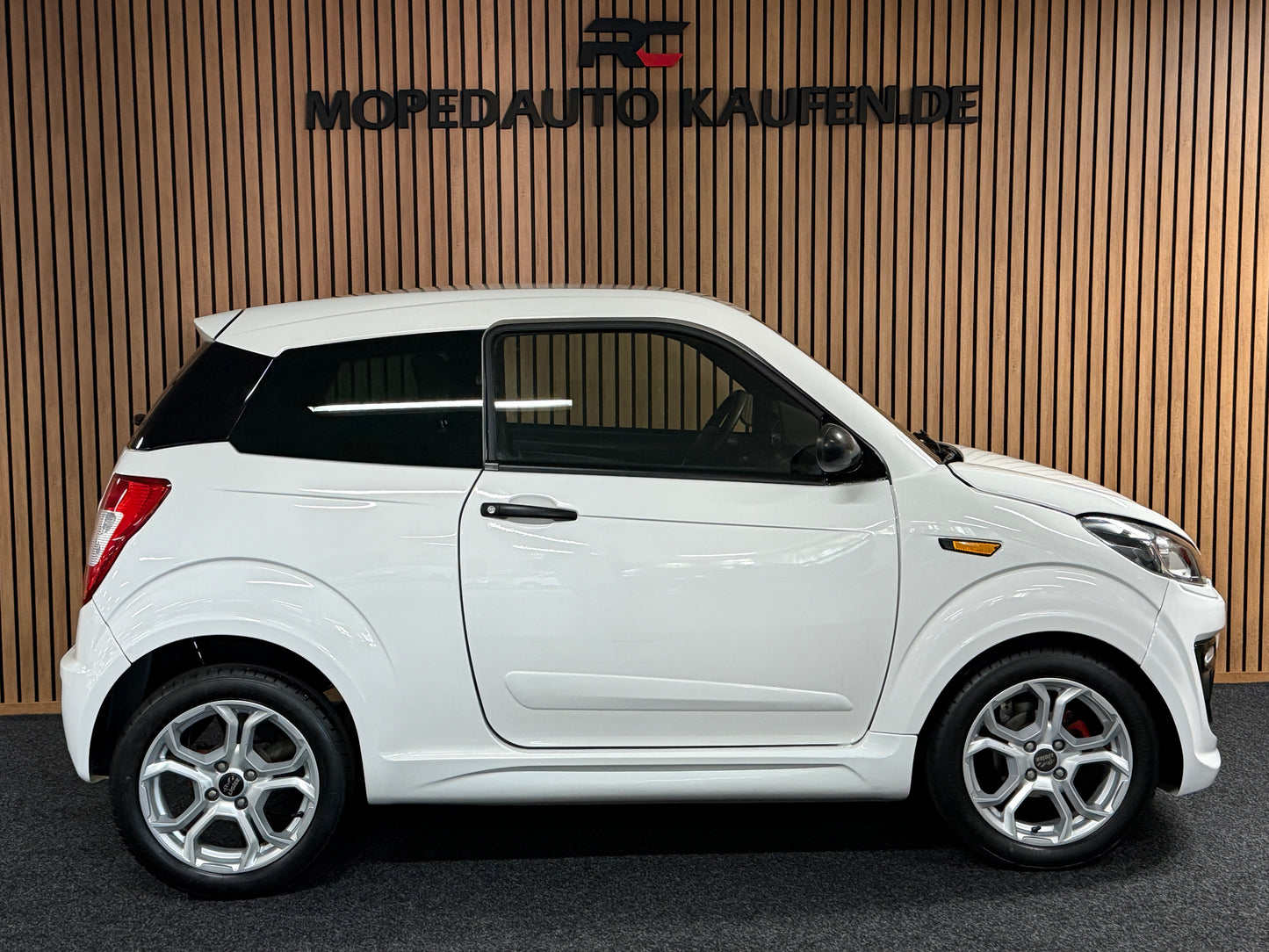 Ligier JS50 Long DCI 2020 | 8 PS leiser DCI Motor | 45 km/h | Rückfahrkamera | Innerhalb 250 KM Kostenlose Lieferung | Mopedauto | Leichtmobile