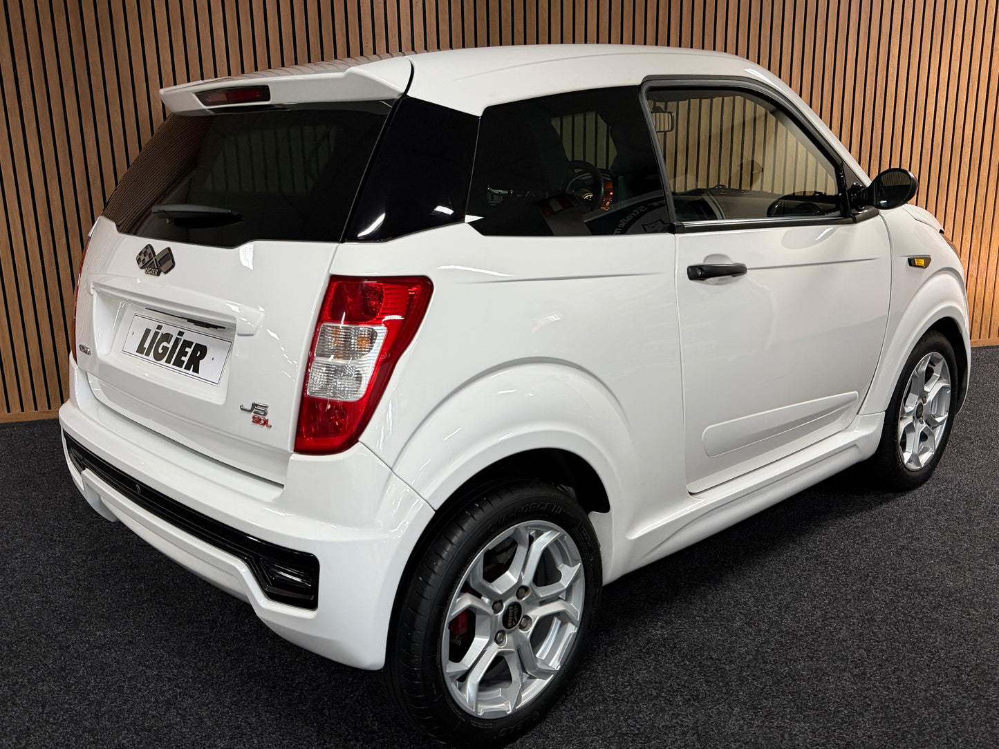 Ligier JS50 Long DCI 2020 | 8 PS leiser DCI Motor | 45 km/h | Rückfahrkamera | Innerhalb 250 KM Kostenlose Lieferung | Mopedauto | Leichtmobile