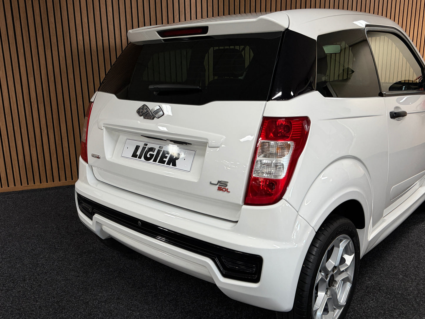 Ligier JS50 Long DCI 2020 | 8 PS leiser DCI Motor | 45 km/h | Rückfahrkamera | Innerhalb 250 KM Kostenlose Lieferung | Mopedauto | Leichtmobile