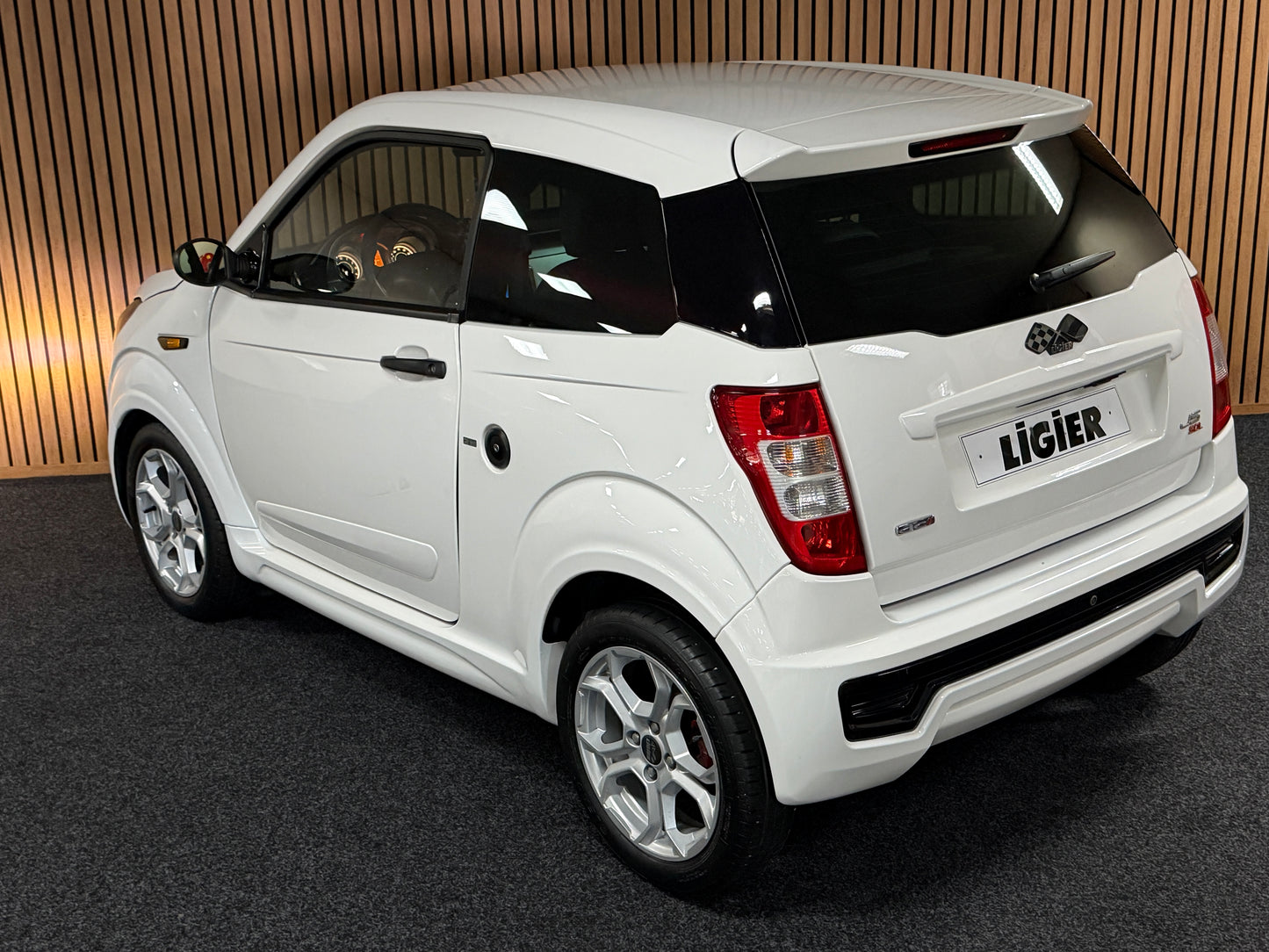Ligier JS50 Long DCI 2020 | 8 PS leiser DCI Motor | 45 km/h | Rückfahrkamera | Innerhalb 250 KM Kostenlose Lieferung | Mopedauto | Leichtmobile