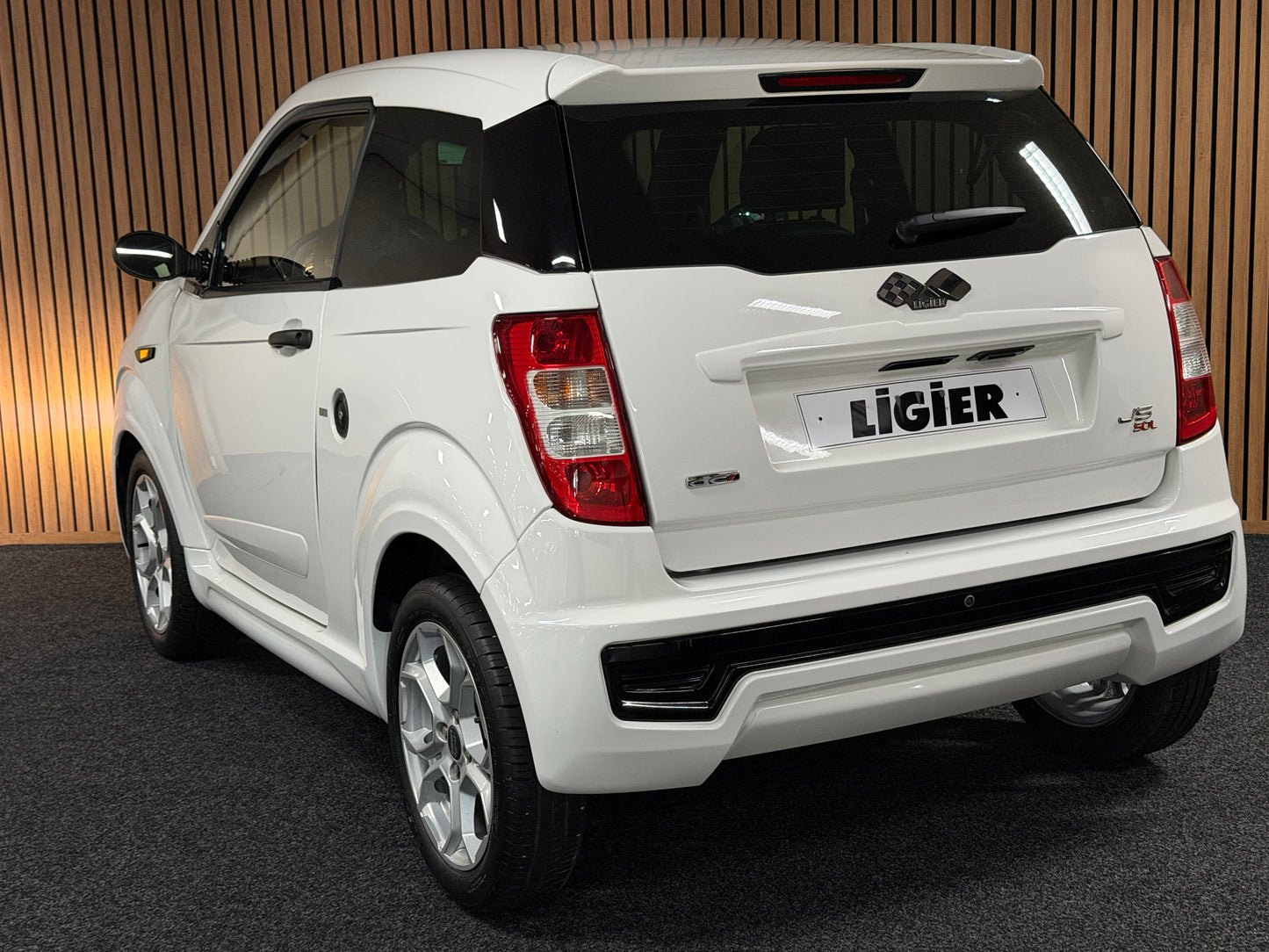 Ligier JS50 Long DCI 2020 | 8 PS leiser DCI Motor | 45 km/h | Rückfahrkamera | Innerhalb 250 KM Kostenlose Lieferung | Mopedauto | Leichtmobile