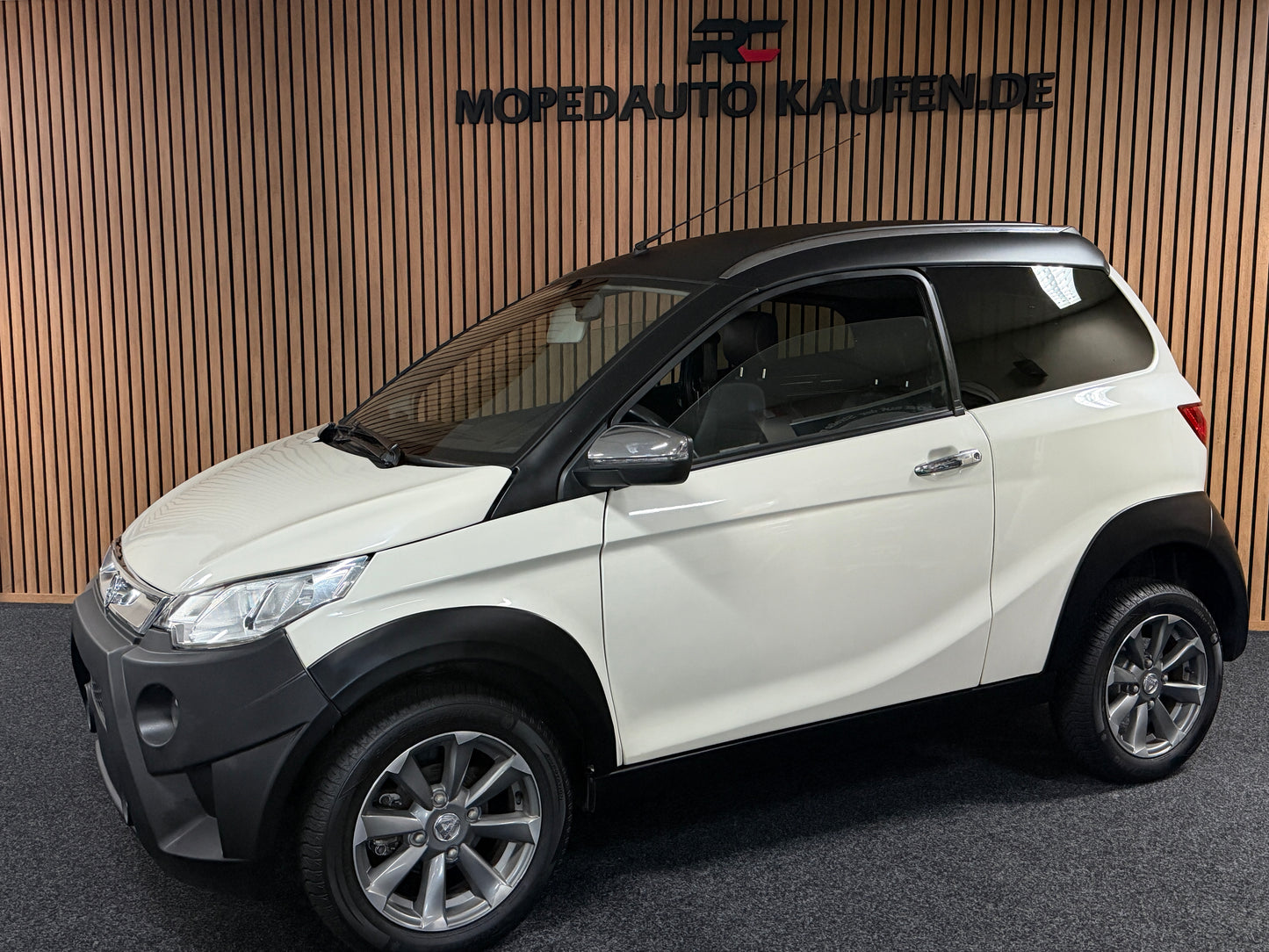 Aixam Crossline XXL Kofferraum | 8 PS Kubota Motor | 45 km/h | Innerhalb 250 KM Kostenlose Lieferung | Mopedauto | Leichtmobile