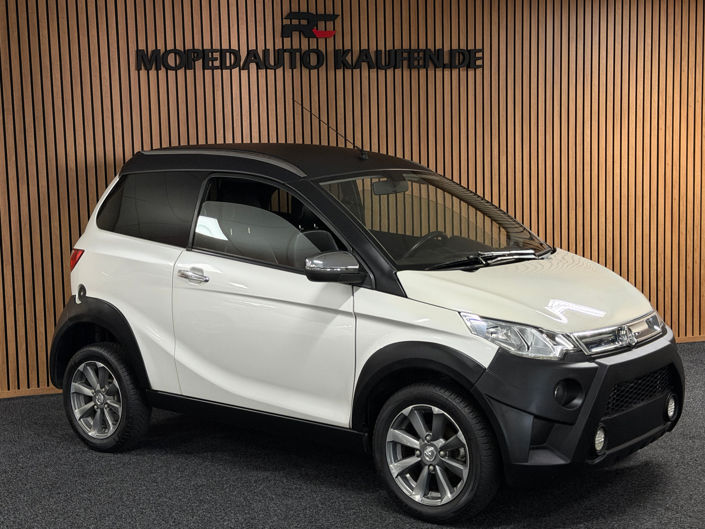 Aixam Crossline XXL Kofferraum | 8 PS Kubota Motor | 45 km/h | Innerhalb 250 KM Kostenlose Lieferung | Mopedauto | Leichtmobile