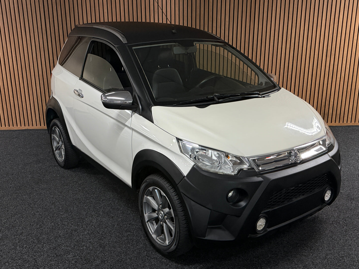 Aixam Crossline XXL Kofferraum | 8 PS Kubota Motor | 45 km/h | Innerhalb 250 KM Kostenlose Lieferung | Mopedauto | Leichtmobile